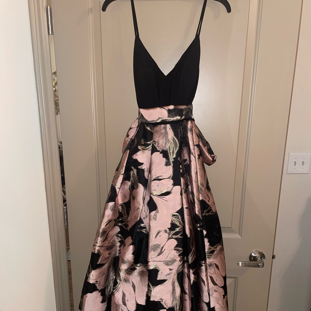 Eliza J - Formal Gown - Worn once - Size 6